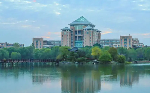 大學(xué)1.jpg