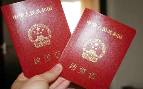 拍結(jié)婚證照片時穿什么顏色衣服比較好(發(fā)型+拍照姿勢)