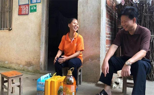 國慶假期 與貧困戶展望黃金未來