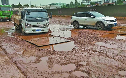 蔡甸大街路真難走 蔡甸大街什么時(shí)候能修好路