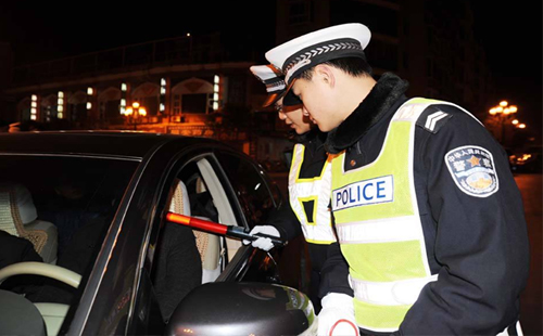 喝酒之后多久可以開車不被檢查出來