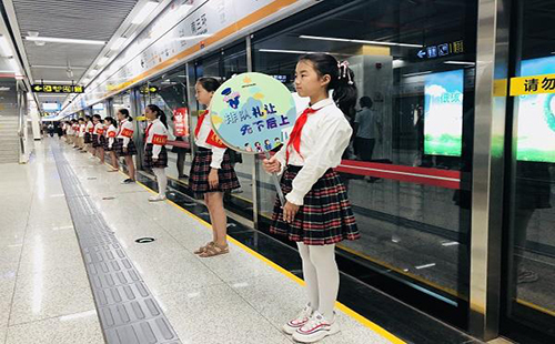 可以在地鐵外放抖音嗎 武漢新版地鐵文明公約出爐