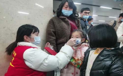 近日武漢地鐵迎來(lái)返?？土鞲叻?>
	</a>
	<div   id=