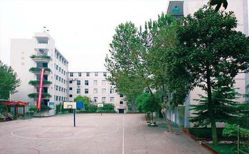 武漢市解放中學(xué)地址_中考成績_升學(xué)率
