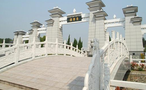 武漢長(zhǎng)樂(lè)園陵園在哪里 怎么去