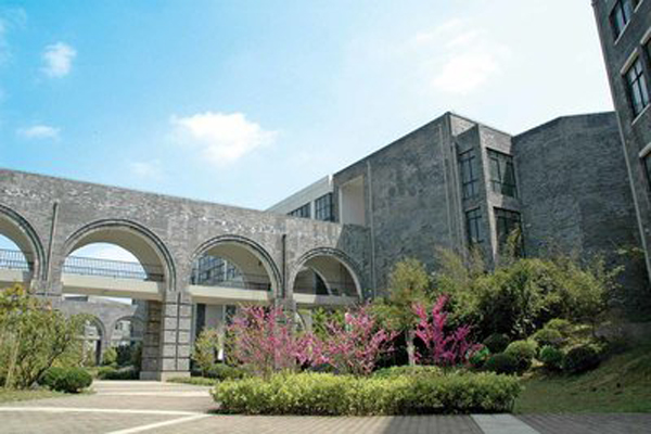大學(xué)1.jpg