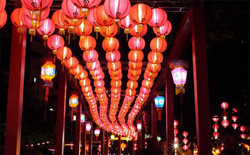 中秋小長(zhǎng)假黃陂出現(xiàn)萬(wàn)人露營(yíng)的盛況