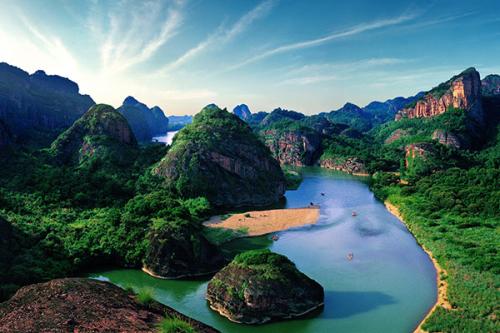龍虎山主景區(qū)即日起恢復開放 推出優(yōu)惠政策