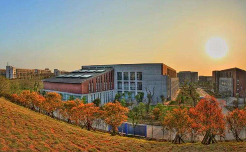武漢理工大學(xué)圖書館對外開放嗎（開館時間）