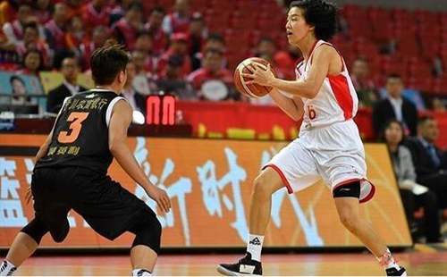 武漢國(guó)際男籃邀請(qǐng)賽于6月22日正式開賽