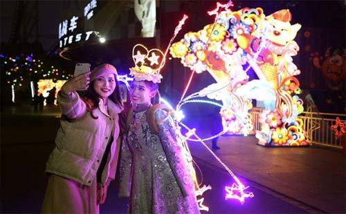 武漢歡樂(lè)谷夜場(chǎng)幾點(diǎn)到幾點(diǎn) 武漢歡樂(lè)谷夜場(chǎng)有哪些游玩項(xiàng)目