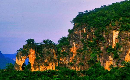 ?？稻怕氛鷳B(tài)旅游區(qū)門票優(yōu)惠政策 九路寨生態(tài)旅游區(qū)中秋節(jié)活動