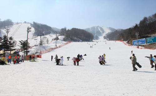 神農(nóng)架滑雪場租滑雪服多少錢 神農(nóng)架滑雪場雪地項(xiàng)目價格表2020