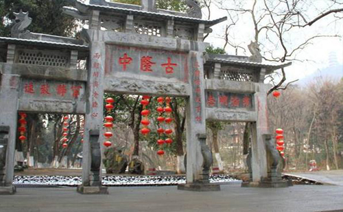 襄陽古隆中門票多少錢（有什么好玩的+表演時(shí)間+地址）