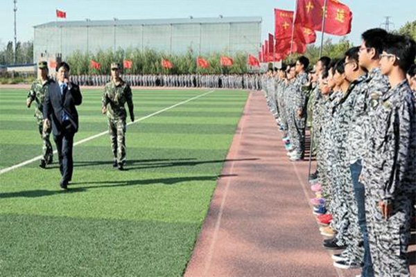大學(xué)生602.jpg